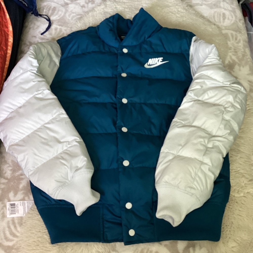 Nike Men's Teal and Silver Puffer Jacket Vintage EUC